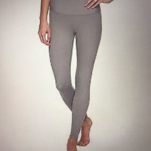 NWT Yummie Skimmer Gray Leggings